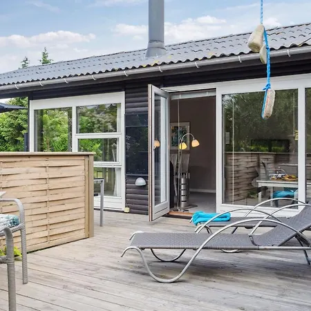 Holmwith - 200m From The Sea By Interhome